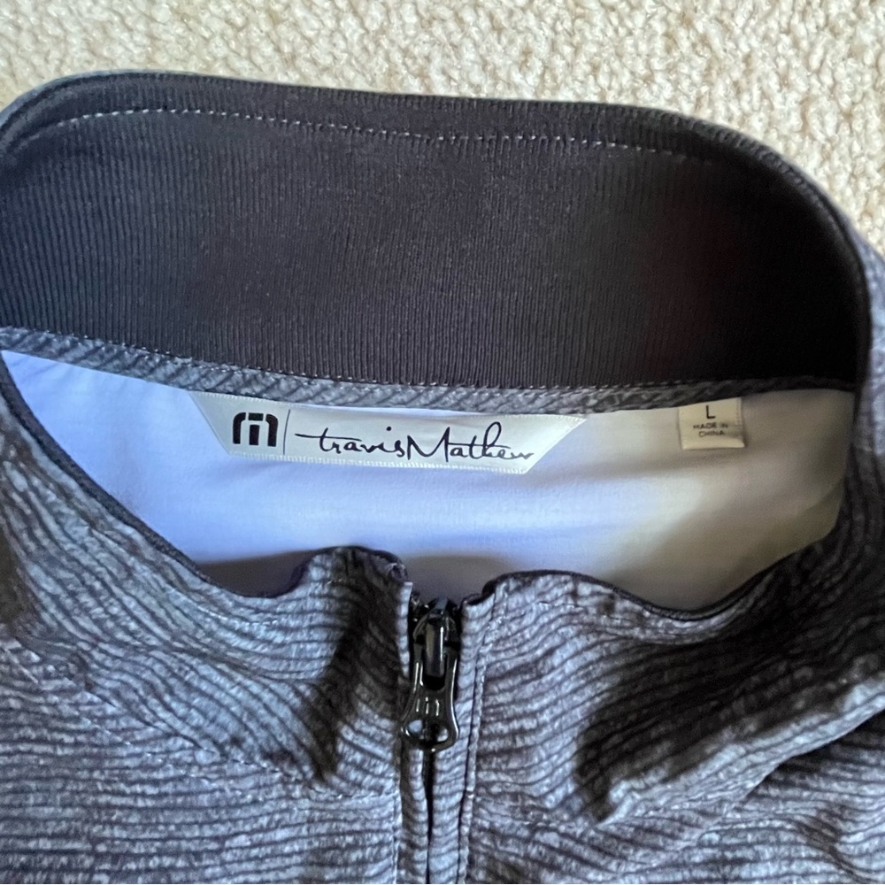 TRAVIS Mathews  MENS 1/2 zip Jacket/PULLOVER. Size Large. - Picture 3 of 5